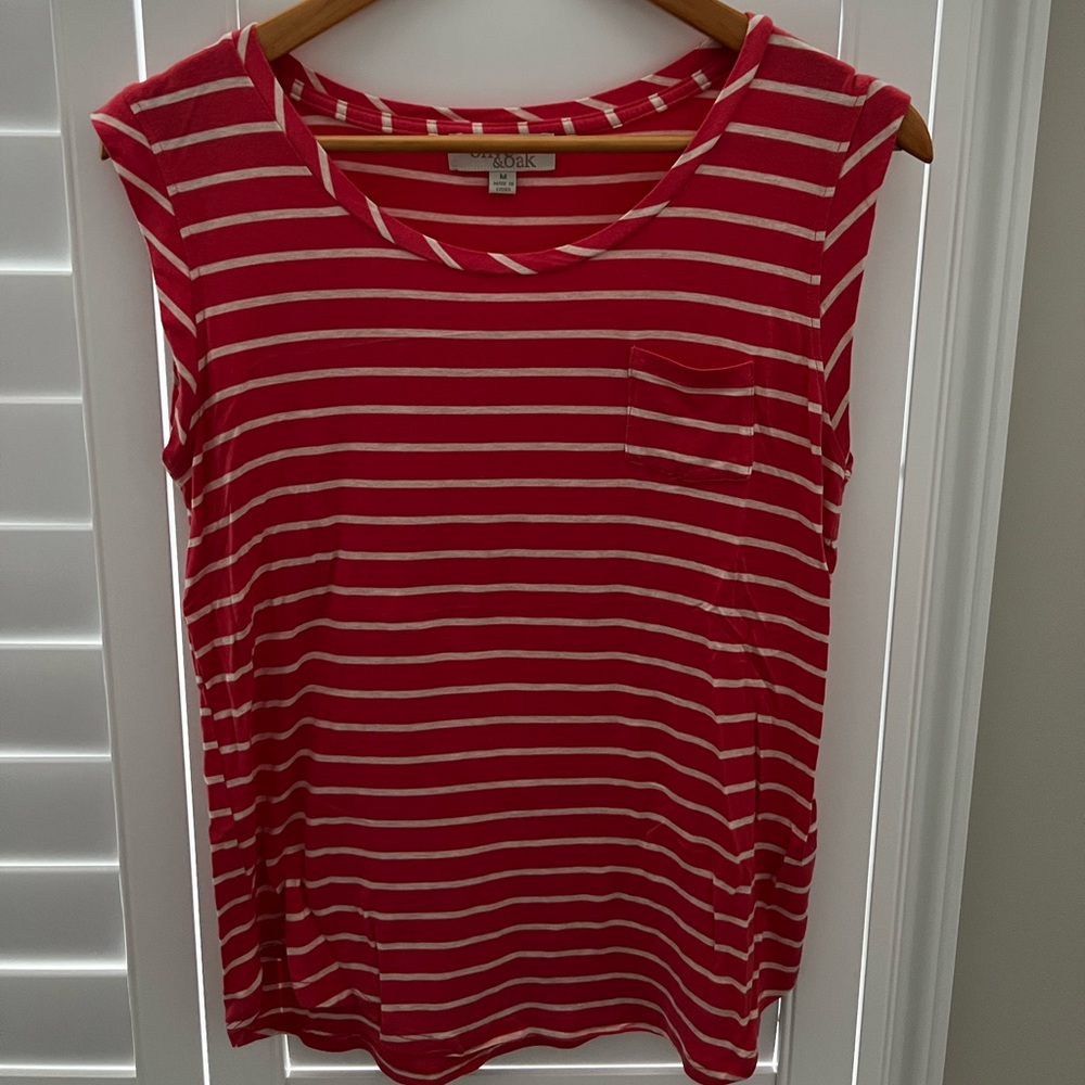 Olive and Oak Women’s Soft Style Top. Pink and White. Medium.